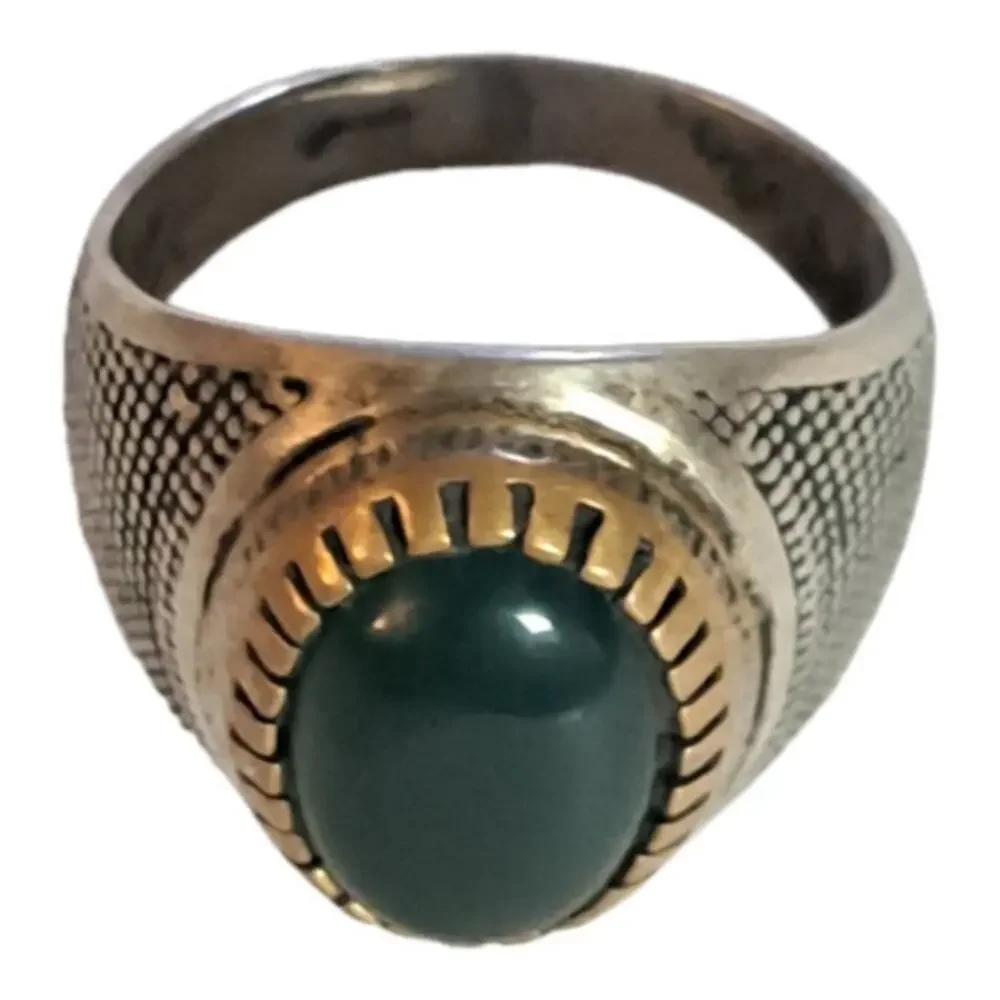 hand made Silver emerald rind size 9.5‎